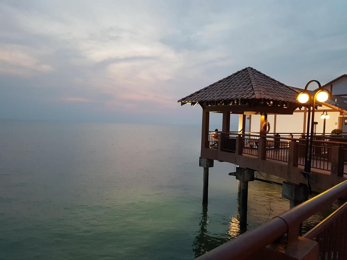 Tokido Private Water Chalet Pd Port Dickson Extérieur photo